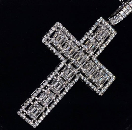 ROLLER DIAMOND CROSS NECKLACE