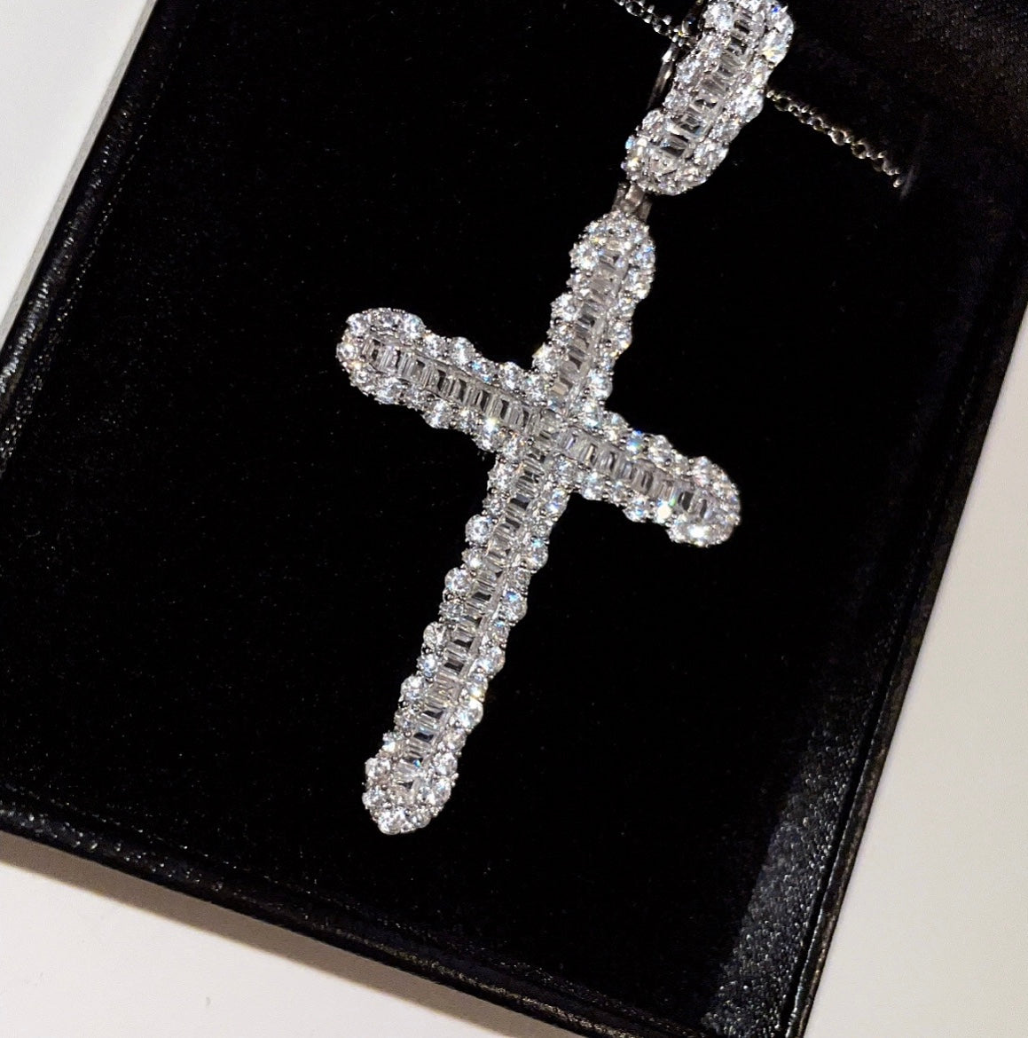 DIAMOND BAGUETTE CROSS