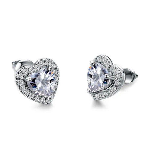 QUEEN OF HEART STUDS